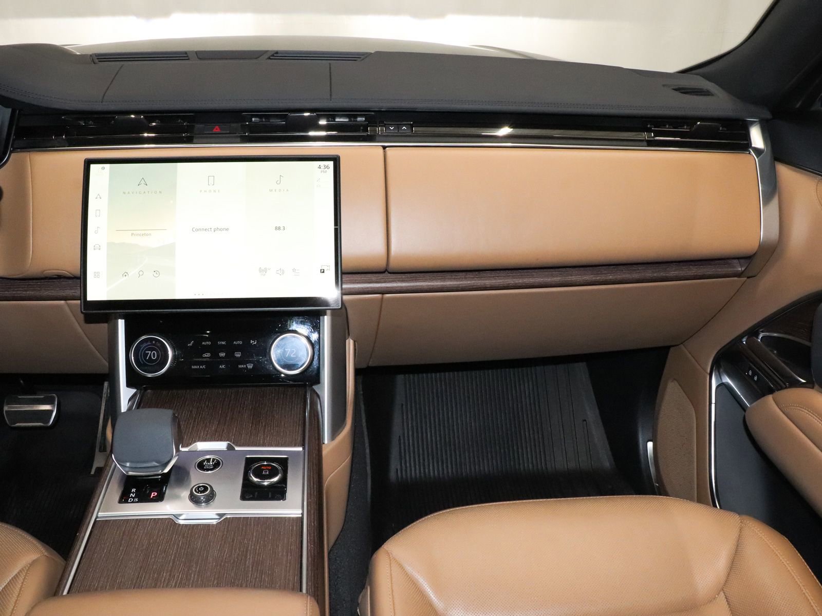 Used 2023 Land Rover Range Rover SE image 29