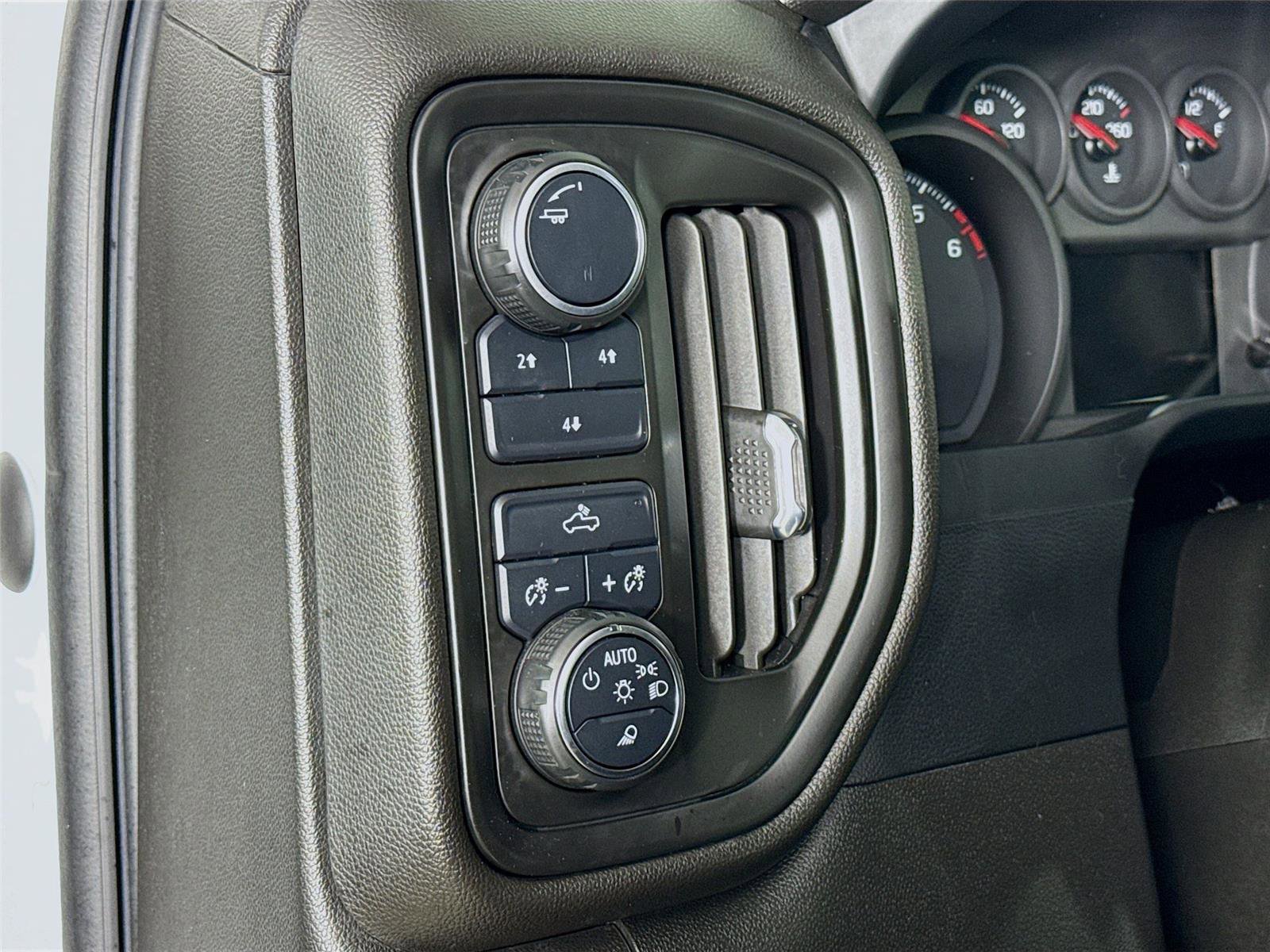 Used 2022 Chevrolet Silverado 2500 Custom w/ Custom Value Package image 11