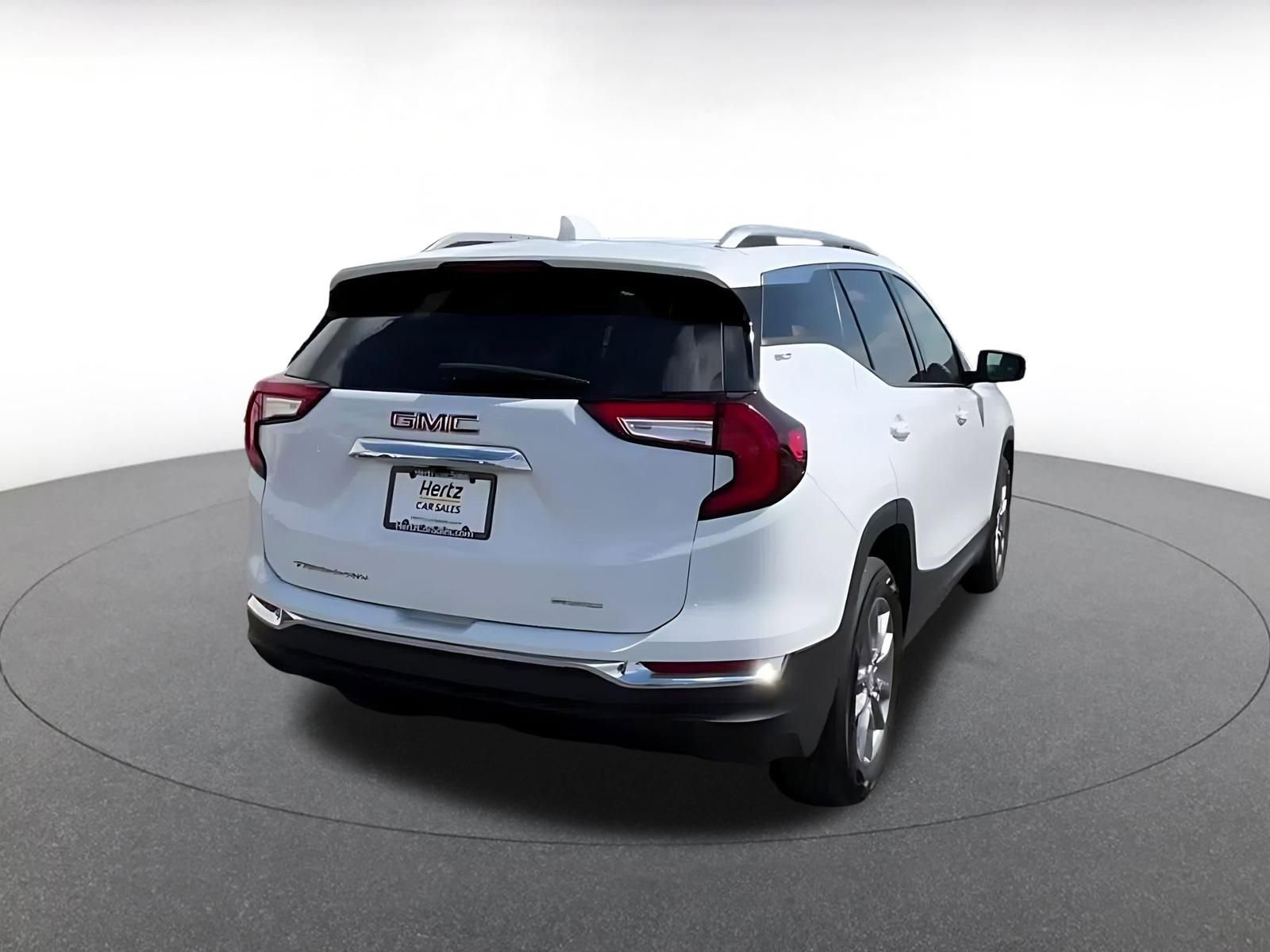 Used 2024 GMC Terrain SLT AWD/4WD image 15