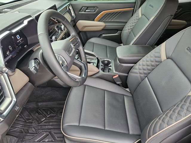 Used 2025 GMC Canyon Denali image 14