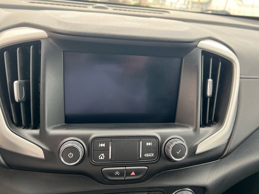 Used 2024 GMC Terrain SLT image 12