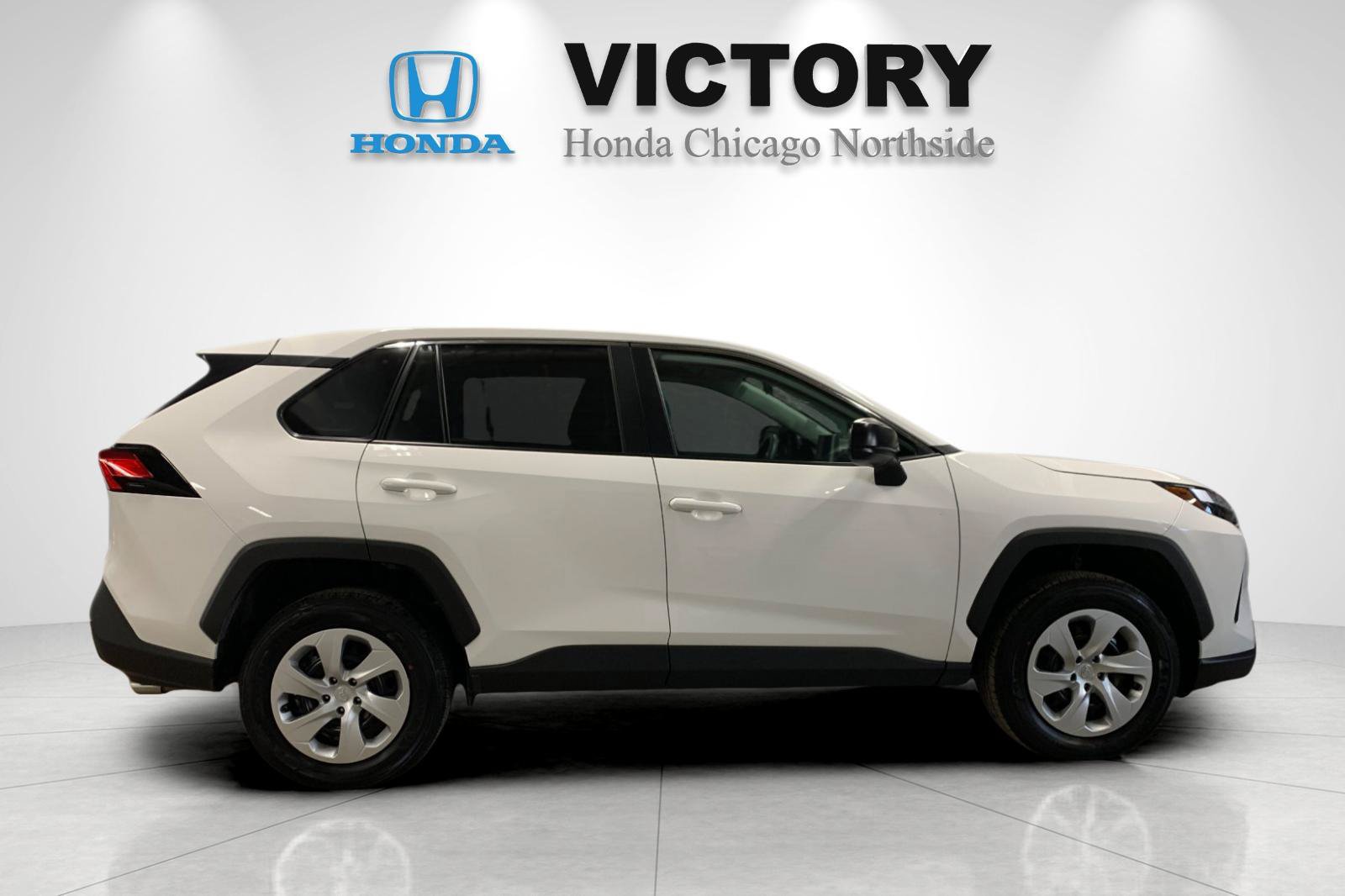 Used 2025 Toyota RAV4 LE AWD/4WD image 2