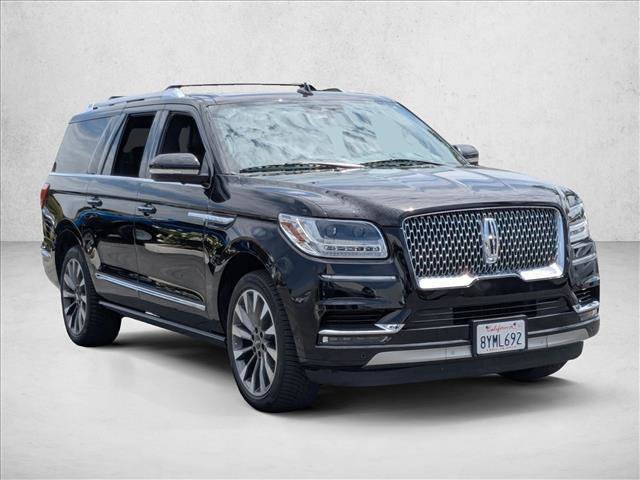 Used 2021 Lincoln Navigator L Reserve w/ Cargo Convenience Package RWD image 3