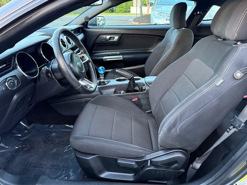 Used 2017 Ford Mustang Coupe RWD image 18