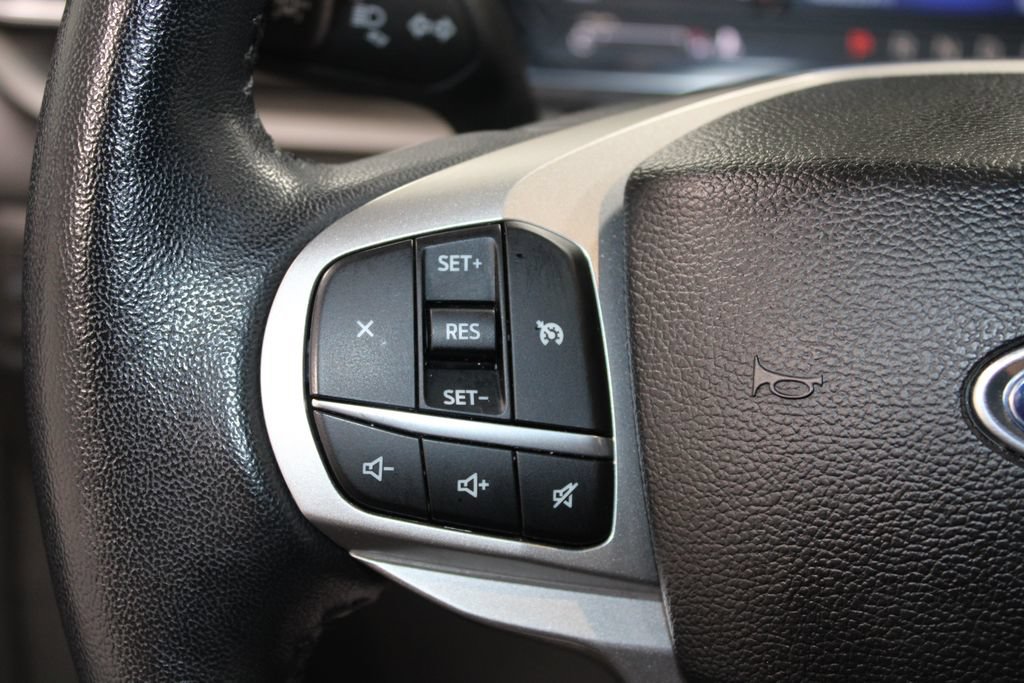 Used 2023 Ford Explorer XLT w/ Equipment Group 202A AWD/4WD image 35