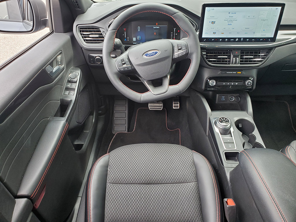 Used 2023 Ford Escape ST-Line w/ Tech Pack #1 FWD image 9