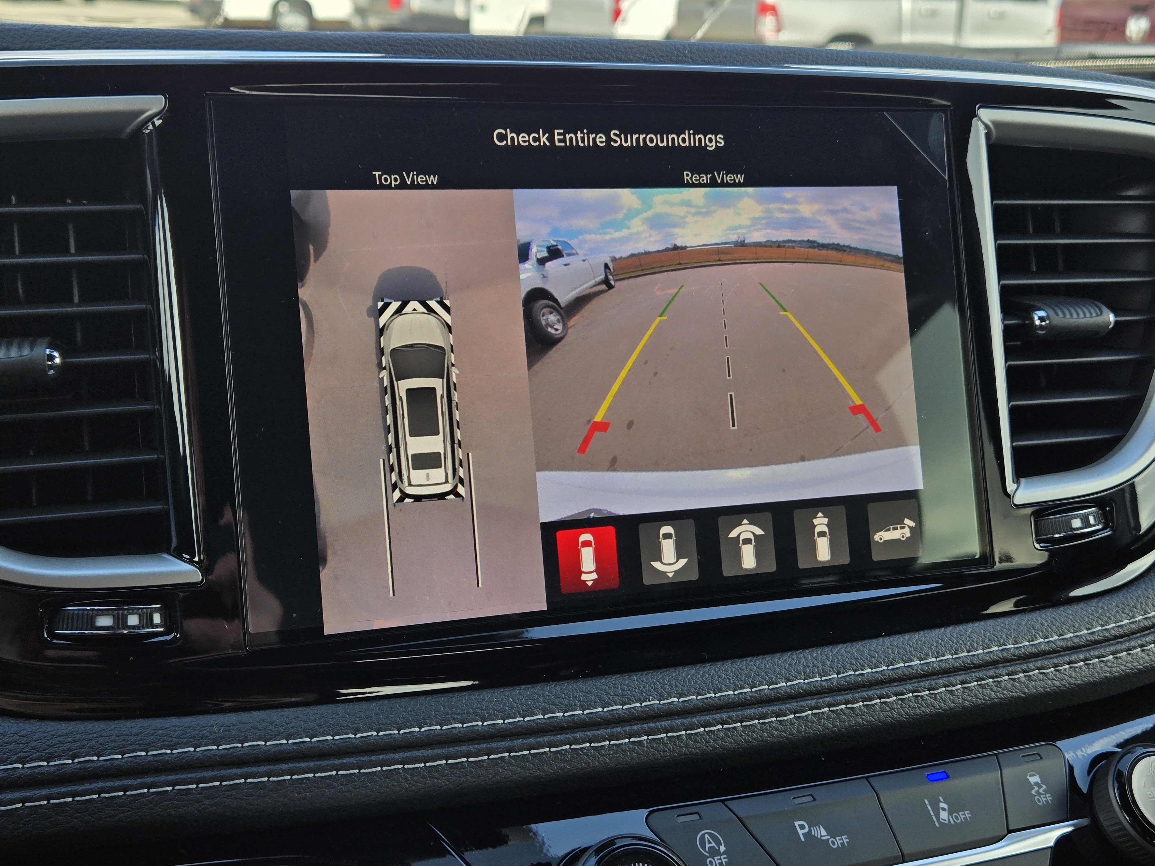 New 2026 Chrysler Pacifica Select w/ S Appearance Package image 10