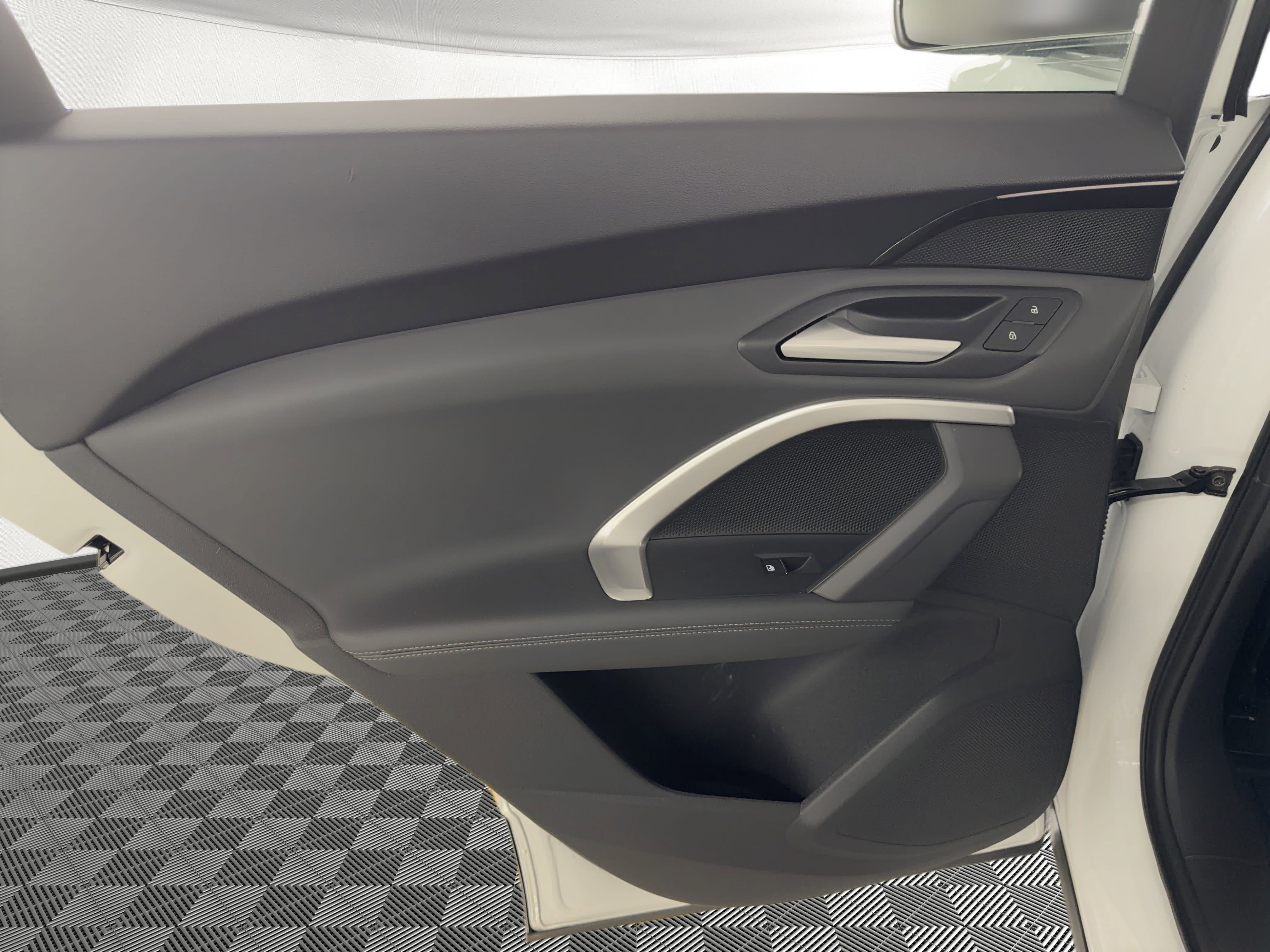 Certified 2025 Audi Q5 Premium w/ Convenience Package image 17