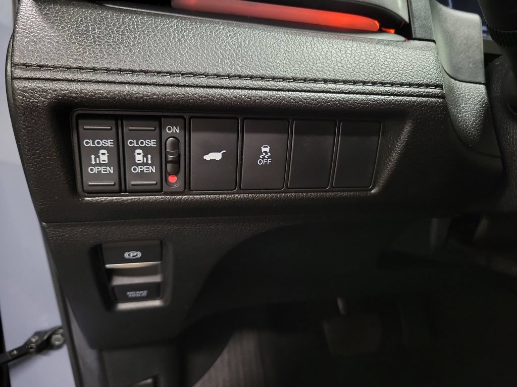 Used 2025 Honda Odyssey Sport-L image 29