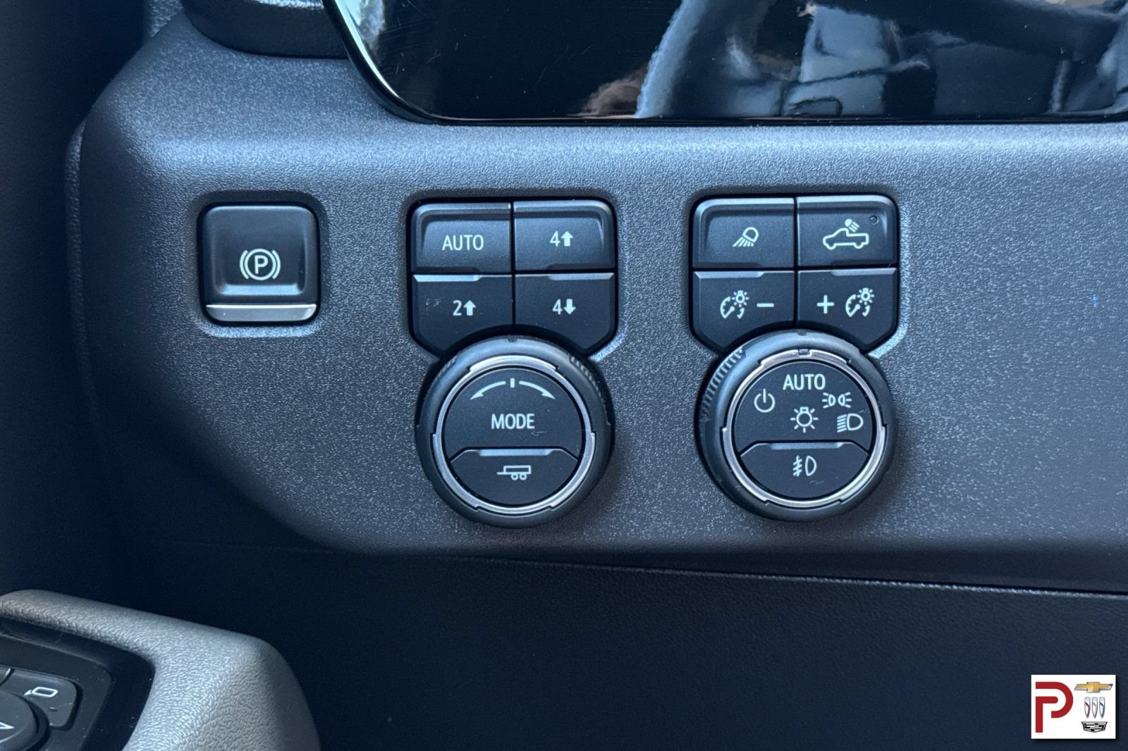 Certified 2025 Chevrolet Silverado 1500 ZR2 AWD/4WD image 32