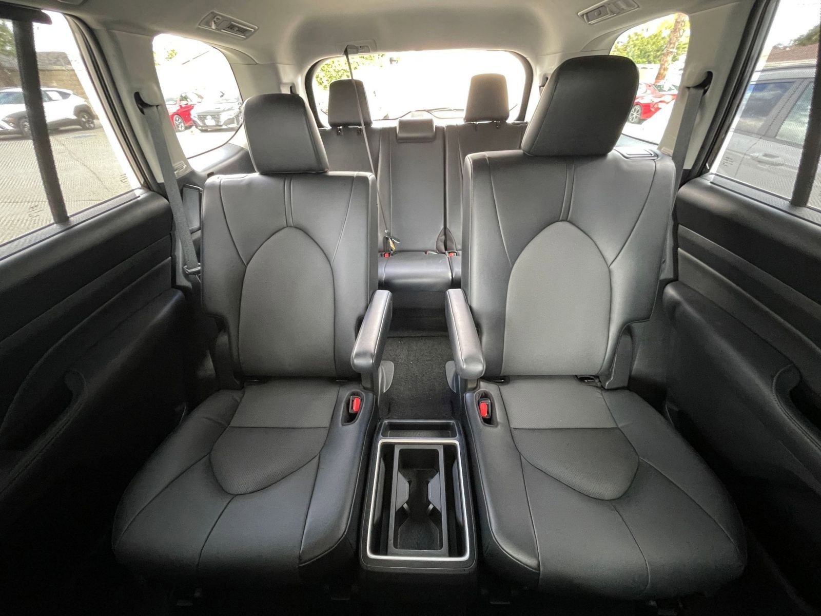 Used 2025 Toyota Grand Highlander FWD image 39