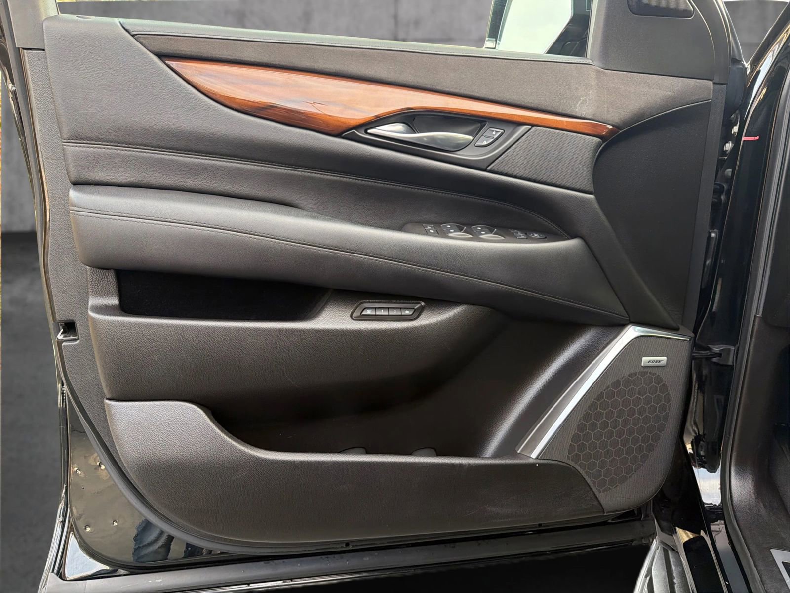 Used 2016 Cadillac Escalade Luxury image 20