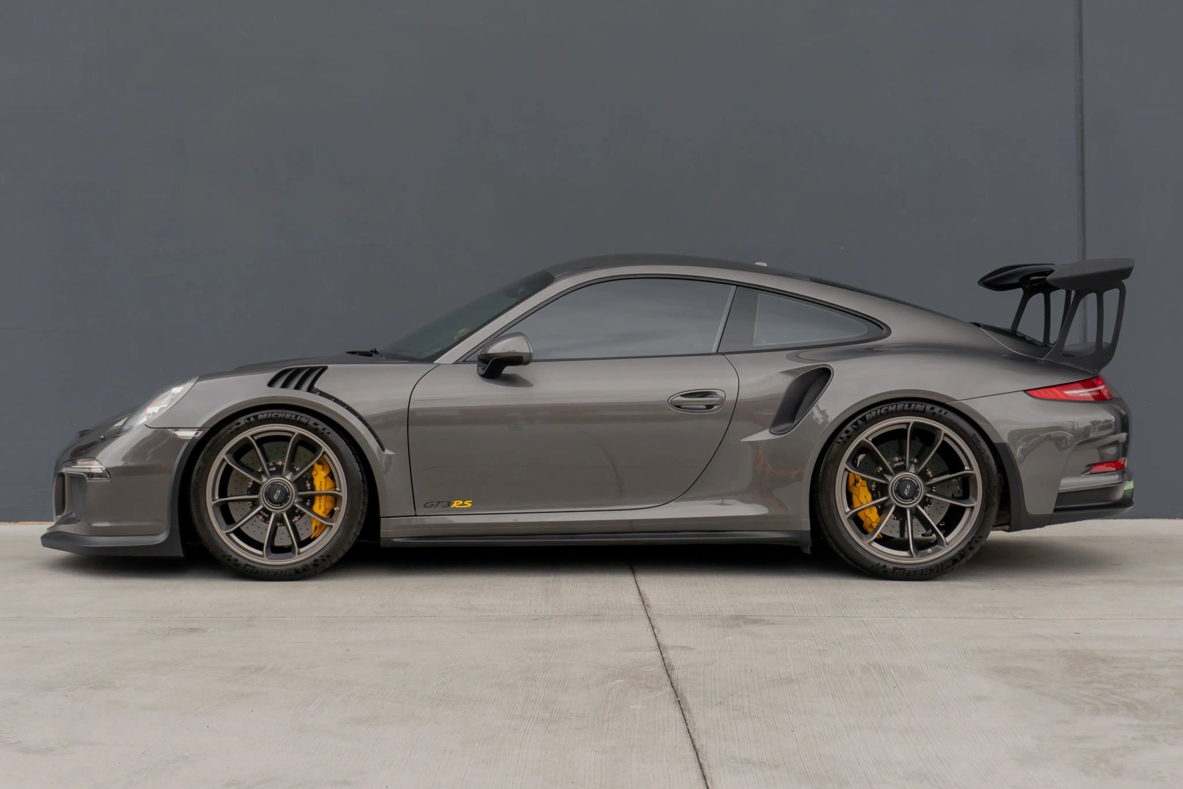 Used 2016 Porsche 911 GT3 RS RWD image 2