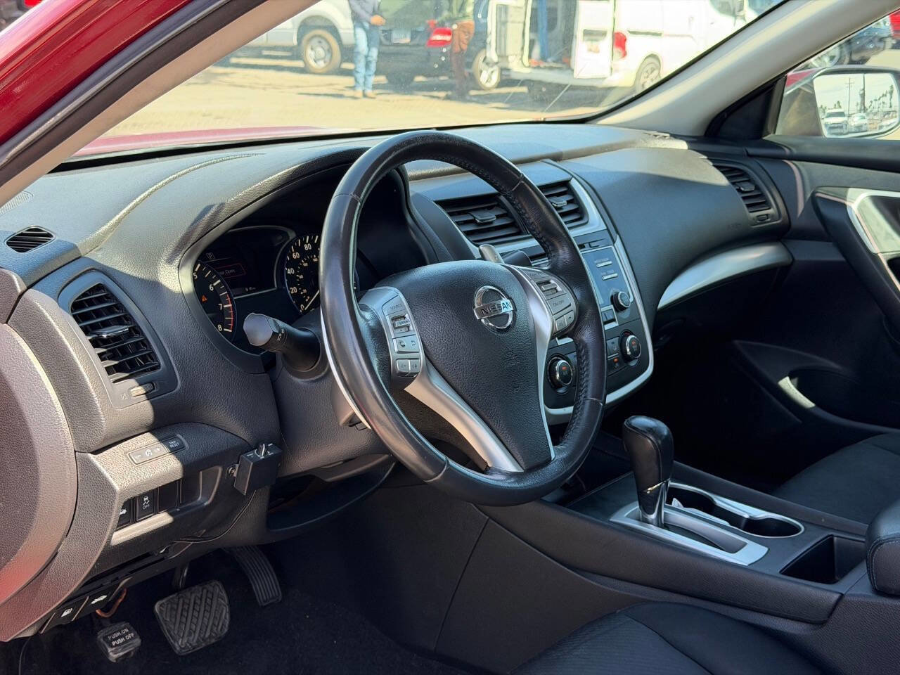 Used 2016 Nissan Altima 2.5 SR w/ LED Appearance Package image 20