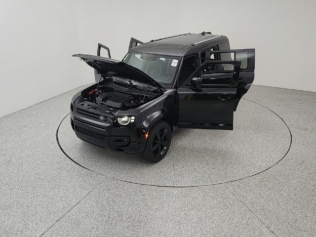 New 2026 Land Rover Defender 110 X-Dynamic SE AWD/4WD image 21