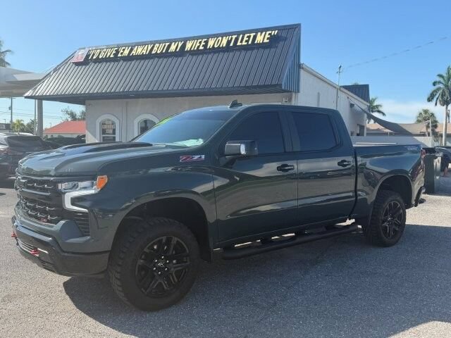 Used 2025 Chevrolet Silverado 1500 LT Trail Boss w/ Convenience Package II AWD/4WD image 1