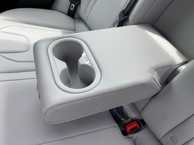 Certified 2025 Hyundai Elantra Limited image 29