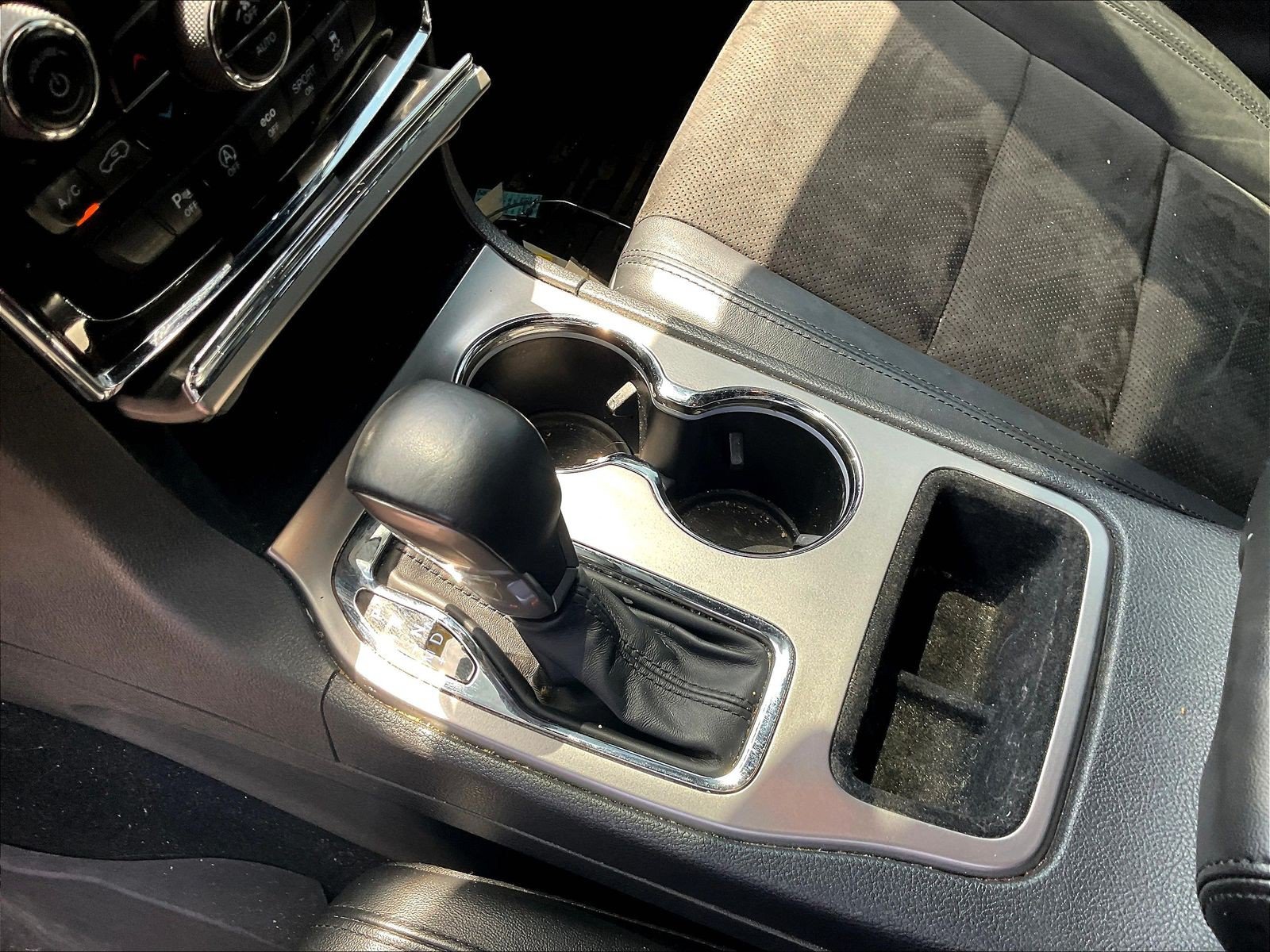 Used 2021 Jeep Grand Cherokee Laredo X AWD/4WD image 19