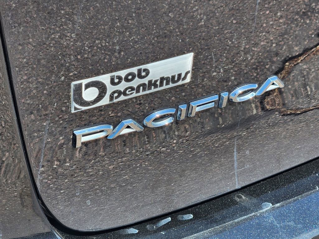 Used 2022 Chrysler Pacifica Touring-L FWD image 31