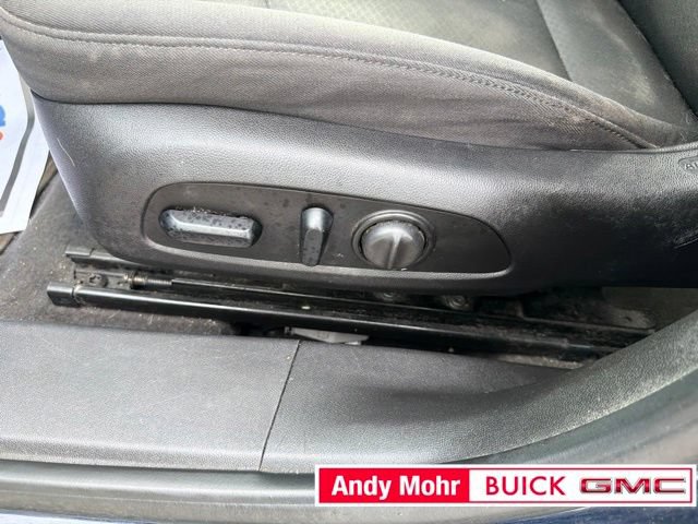 Used 2017 Chevrolet Malibu LT FWD image 23