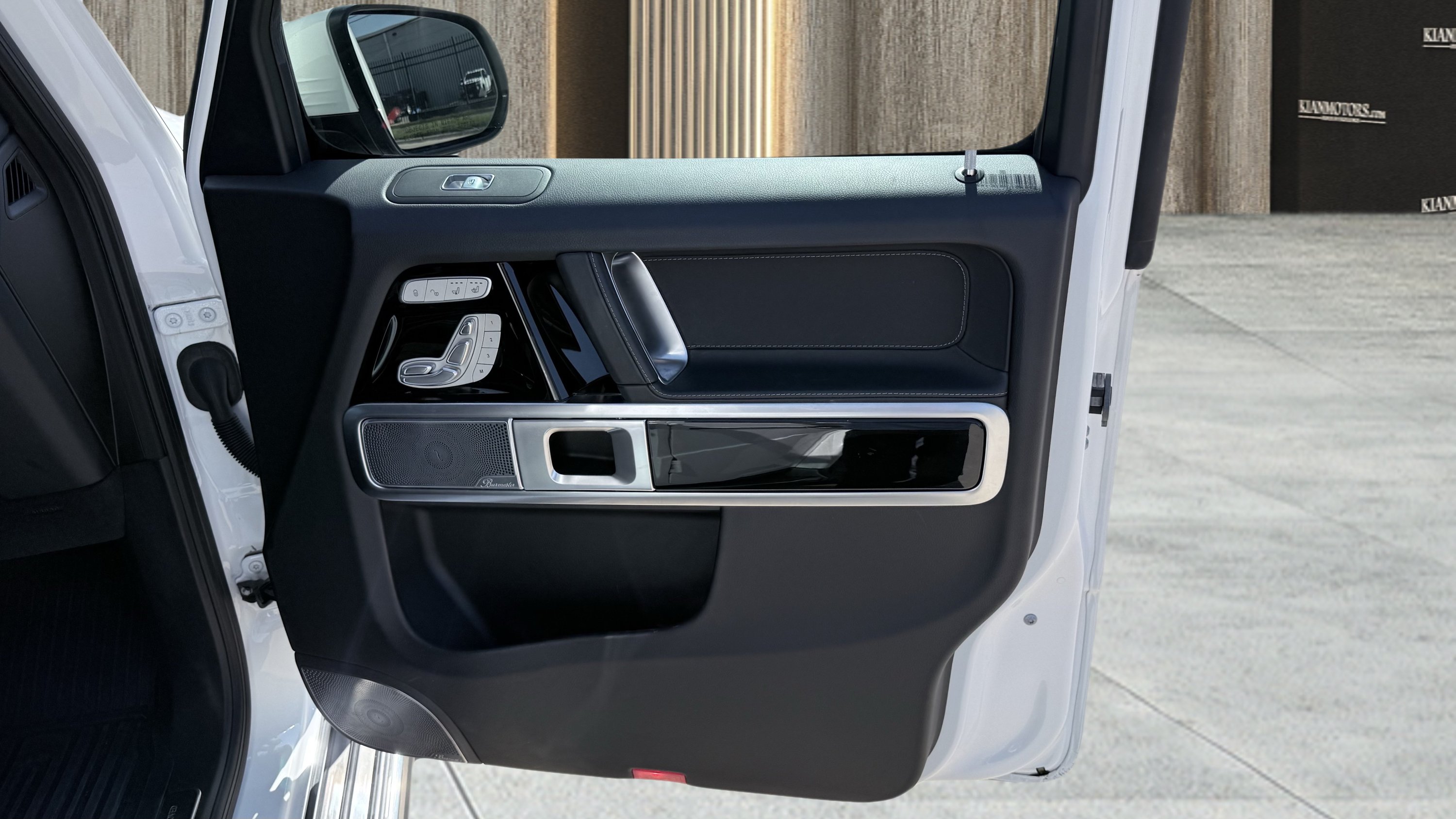 Used 2025 Mercedes-Benz G 550 image 41