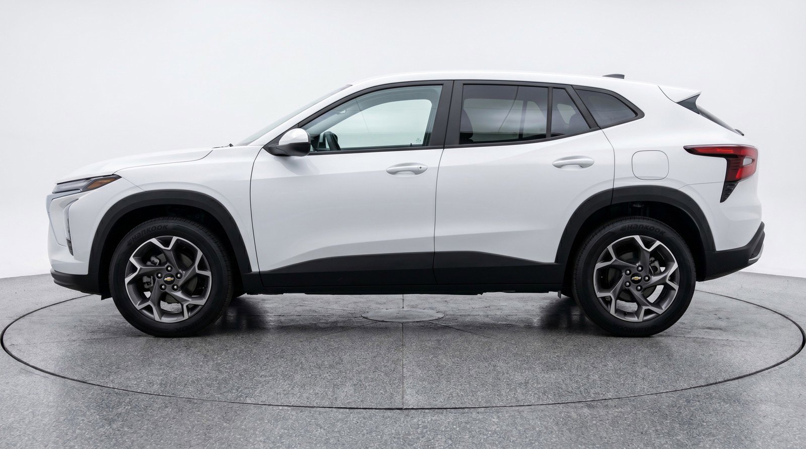 Used 2025 Chevrolet Trax LT FWD image 5