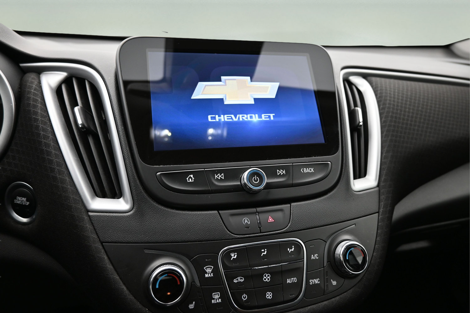 Used 2024 Chevrolet Malibu LT FWD image 23