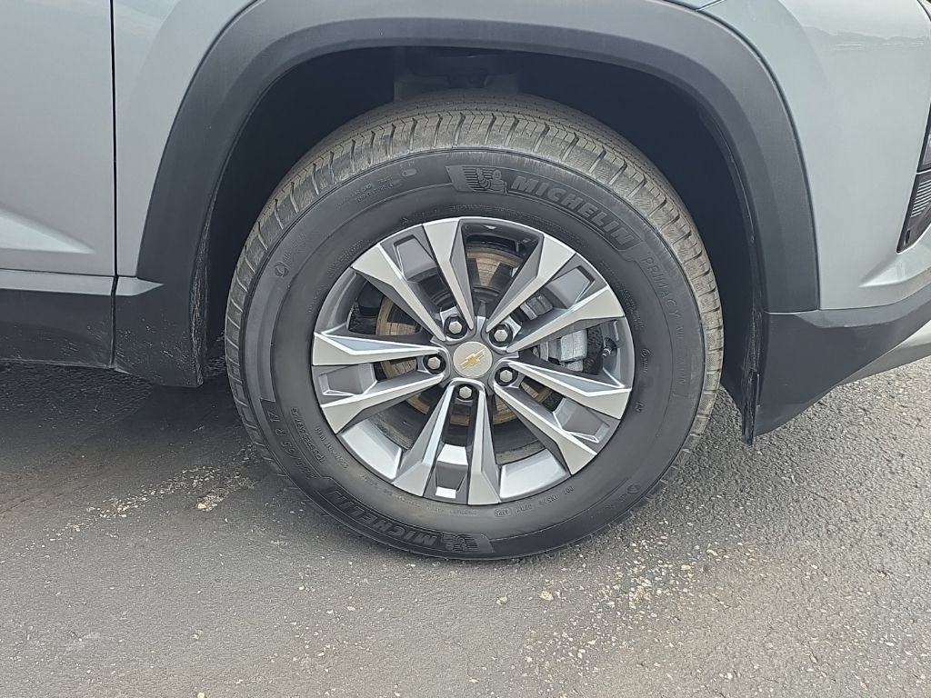 Used 2026 Chevrolet Equinox LT AWD/4WD image 15