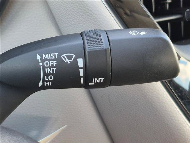 Used 2020 Toyota Corolla LE FWD image 14