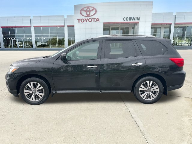 Used 2017 Nissan Pathfinder SV w/ Trailer Tow Package AWD/4WD image 2