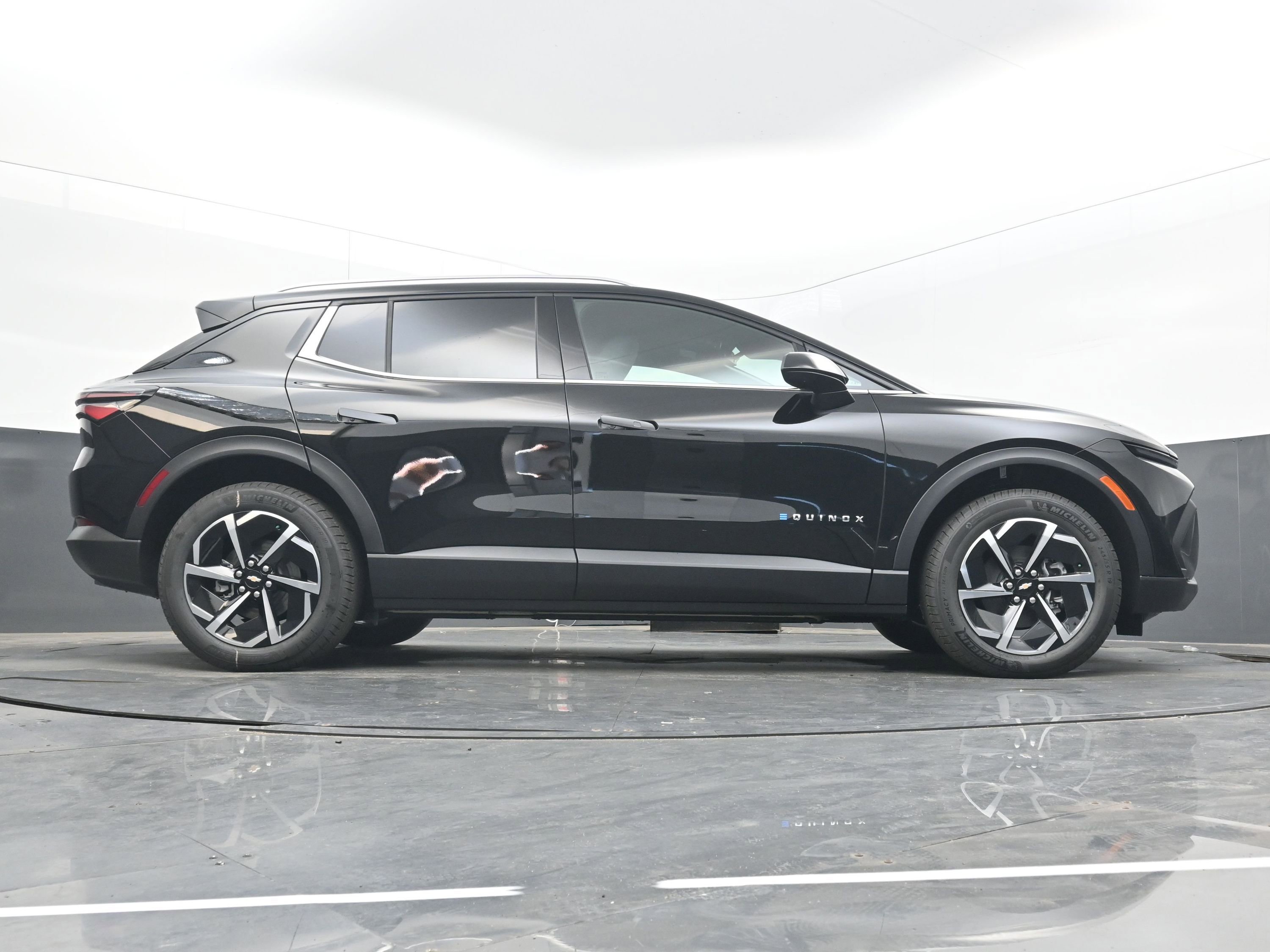 New 2026 Chevrolet Equinox EV LT image 30