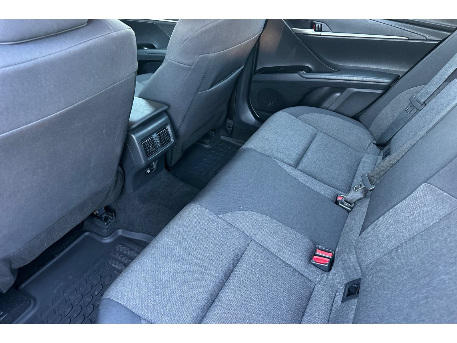 Used 2025 Toyota Camry LE FWD image 13