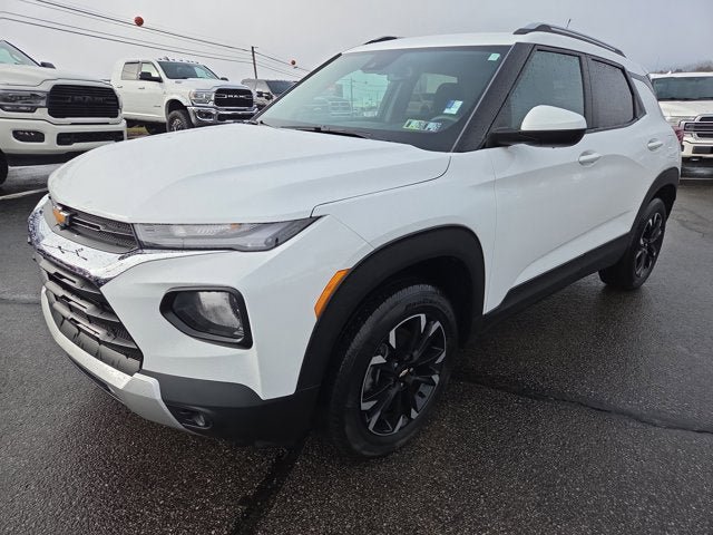 Used 2023 Chevrolet TrailBlazer LT w/ Convenience Package AWD/4WD image 2