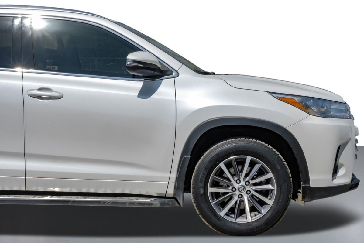 Used 2018 Toyota Highlander XLE FWD image 7
