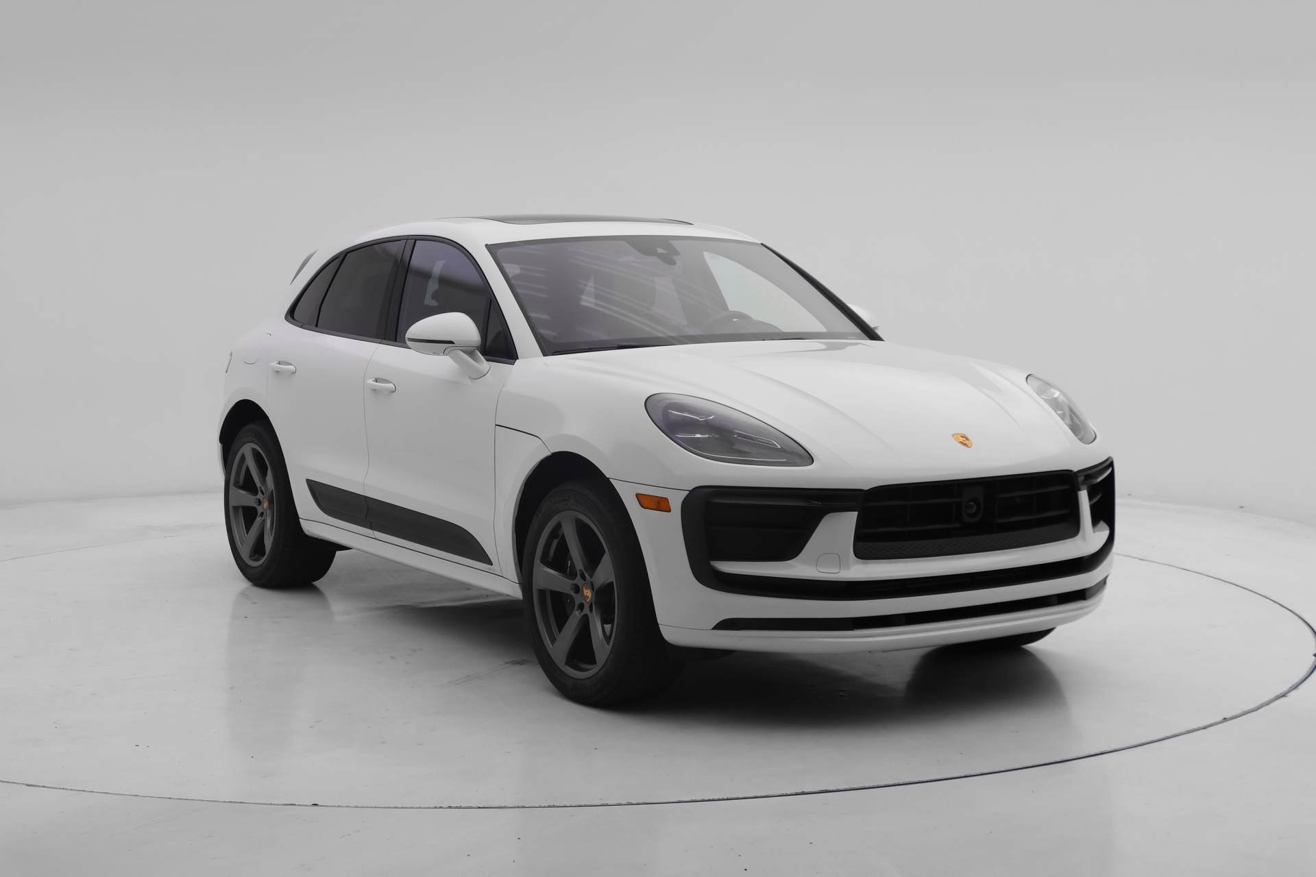 Used 2025 Porsche Macan image 19
