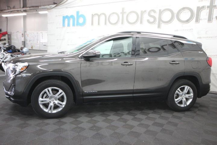 Used 2019 GMC Terrain SLE w/ Driver Convenience Package image 2