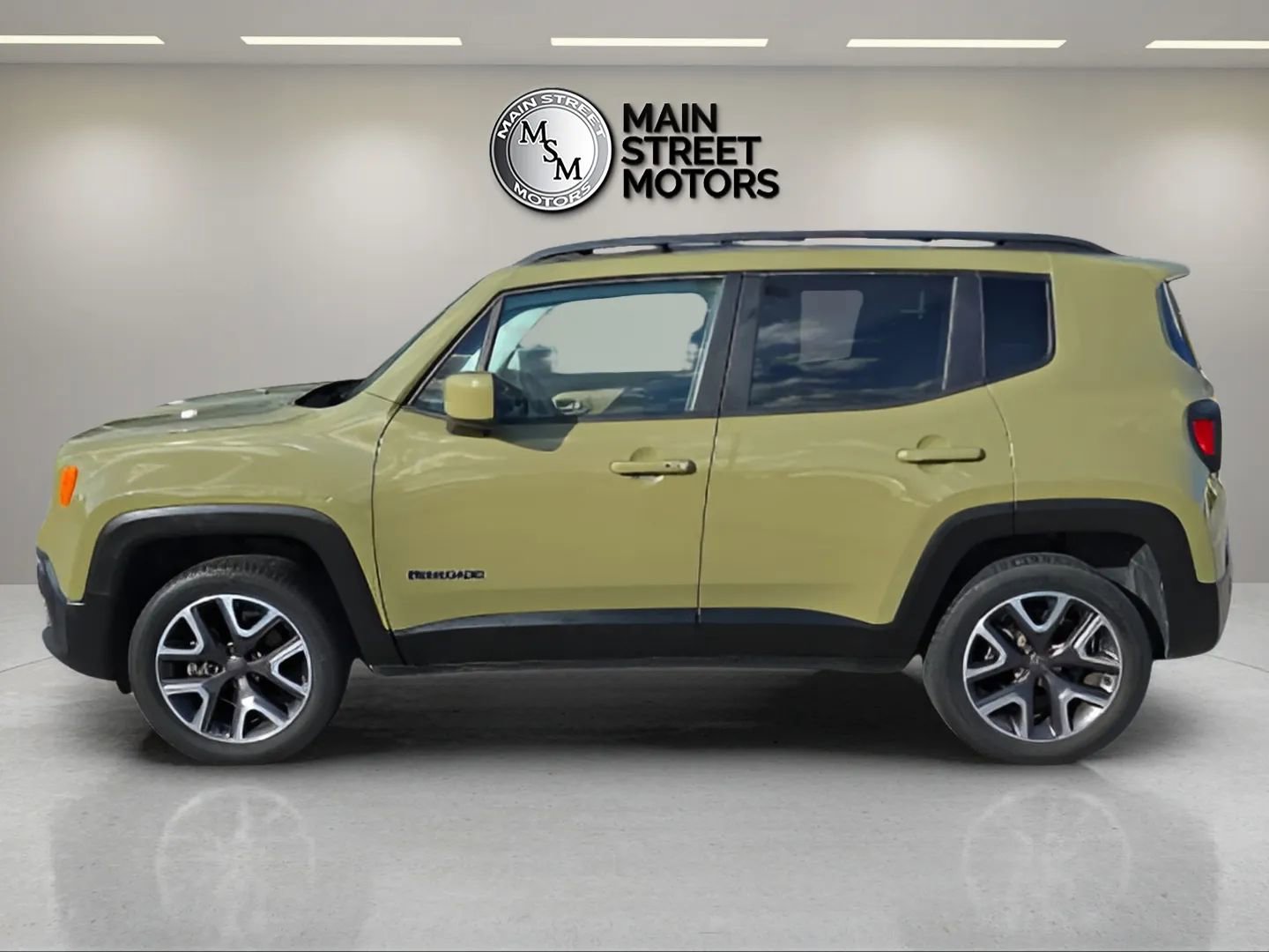 Used 2015 Jeep Renegade Latitude w/ Popular Equipment Group image 2