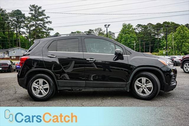Used 2020 Chevrolet Trax LT w/ LT Convenience Package FWD image 2