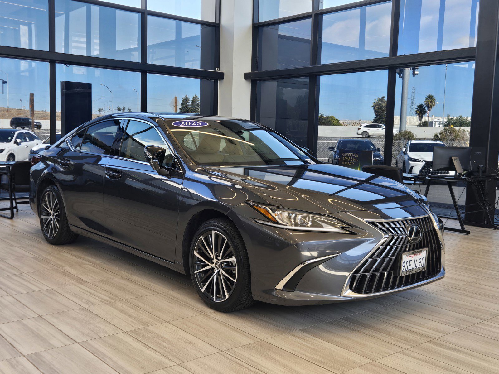 Used 2025 Lexus ES 300h w/ Premium Package