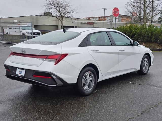 New 2026 Hyundai Elantra SE FWD image 7