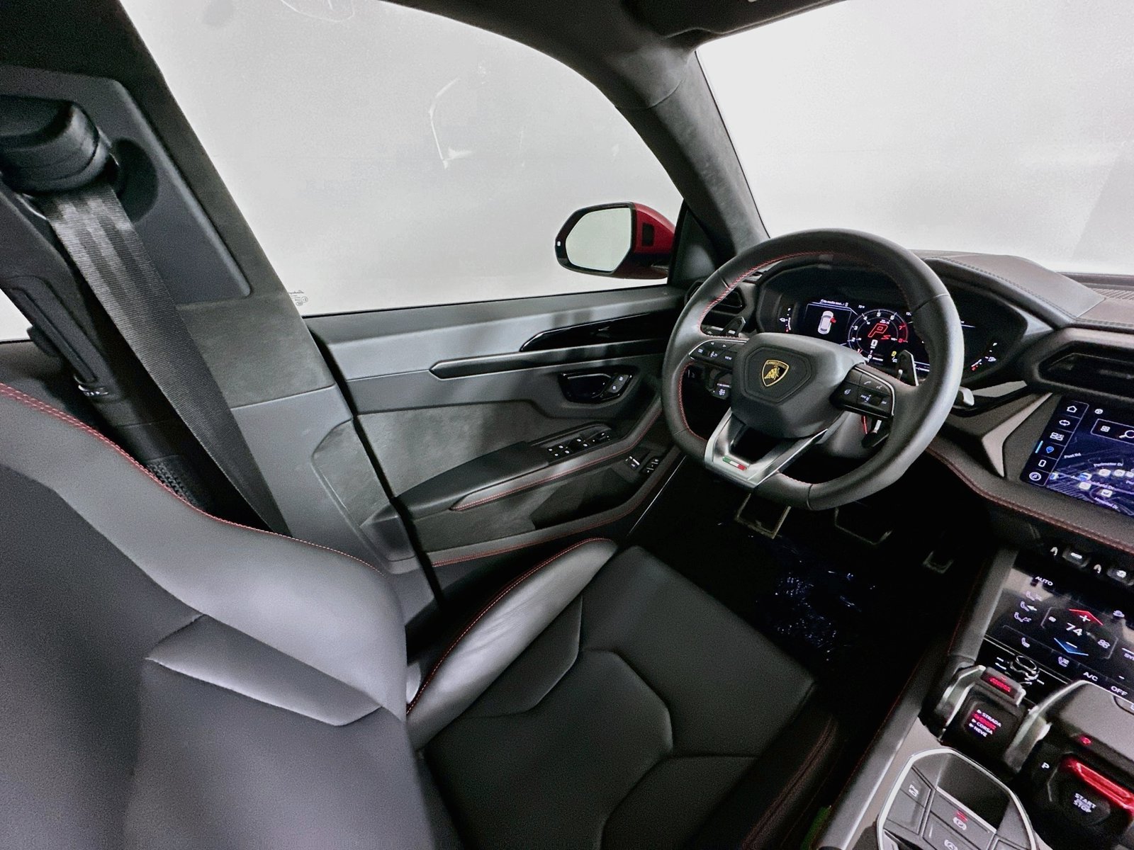 Used 2025 Lamborghini Urus S AWD/4WD image 69