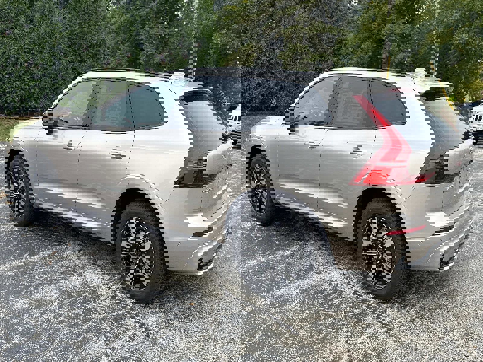 New 2026 Volvo XC60 B5 Plus w/ Climate Package image 6