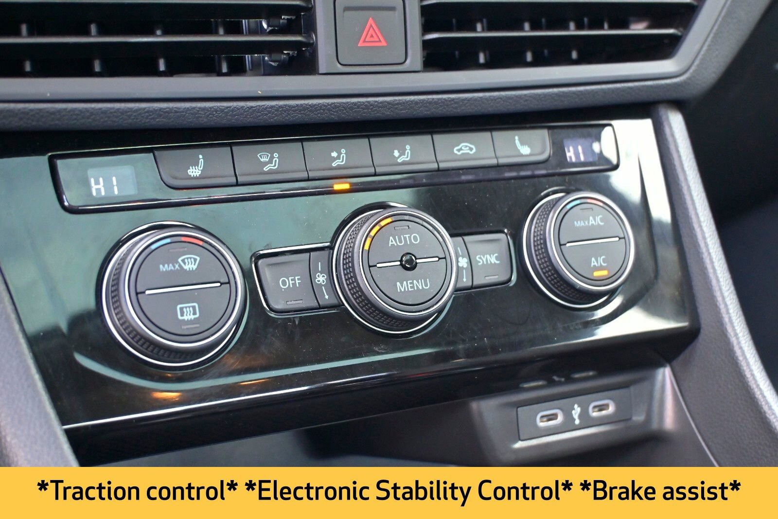 Used 2024 Volkswagen Jetta SE w/ Panoramic Sunroof Package image 7