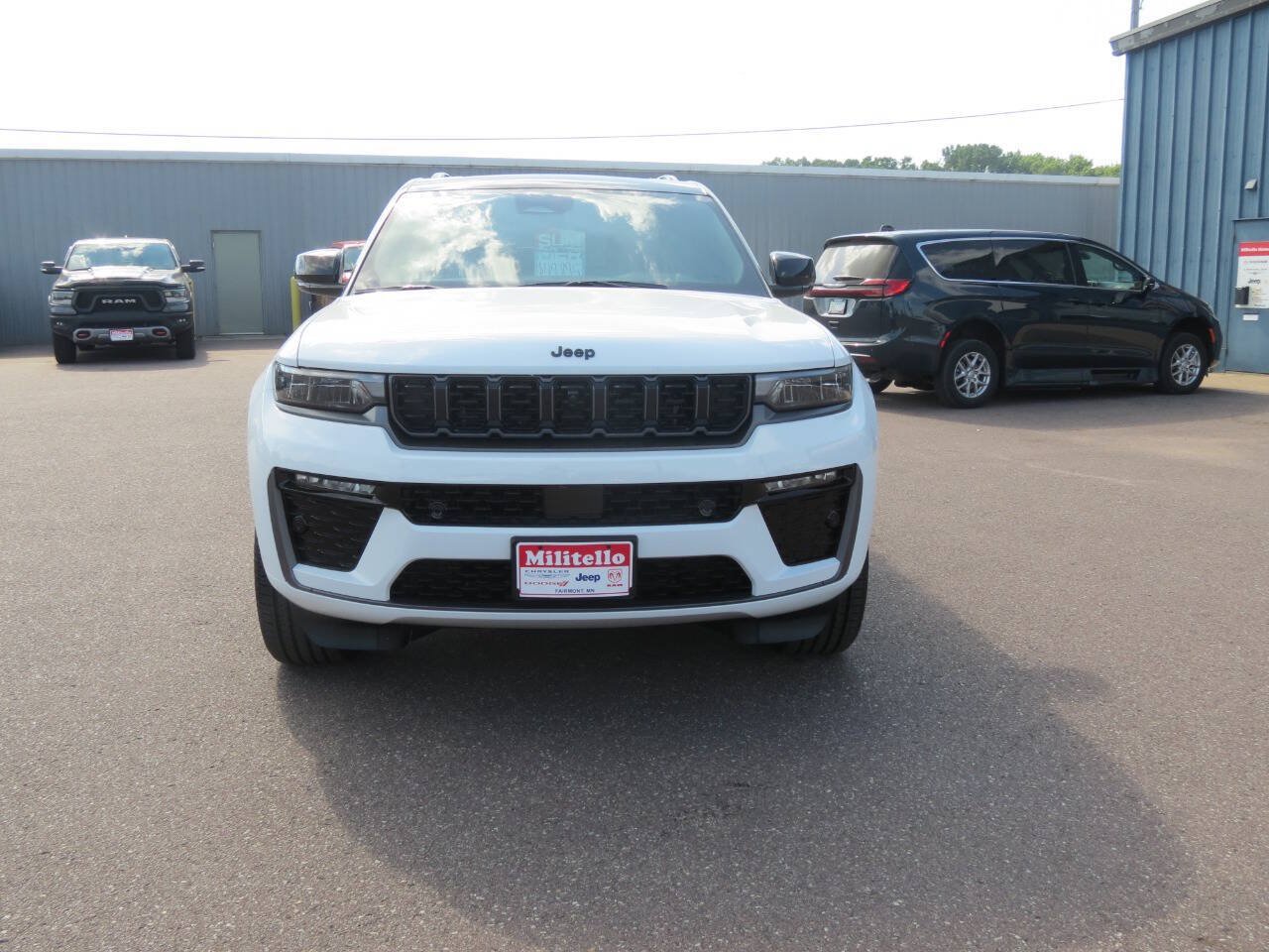 New 2026 Jeep Grand Cherokee Limited AWD/4WD image 5