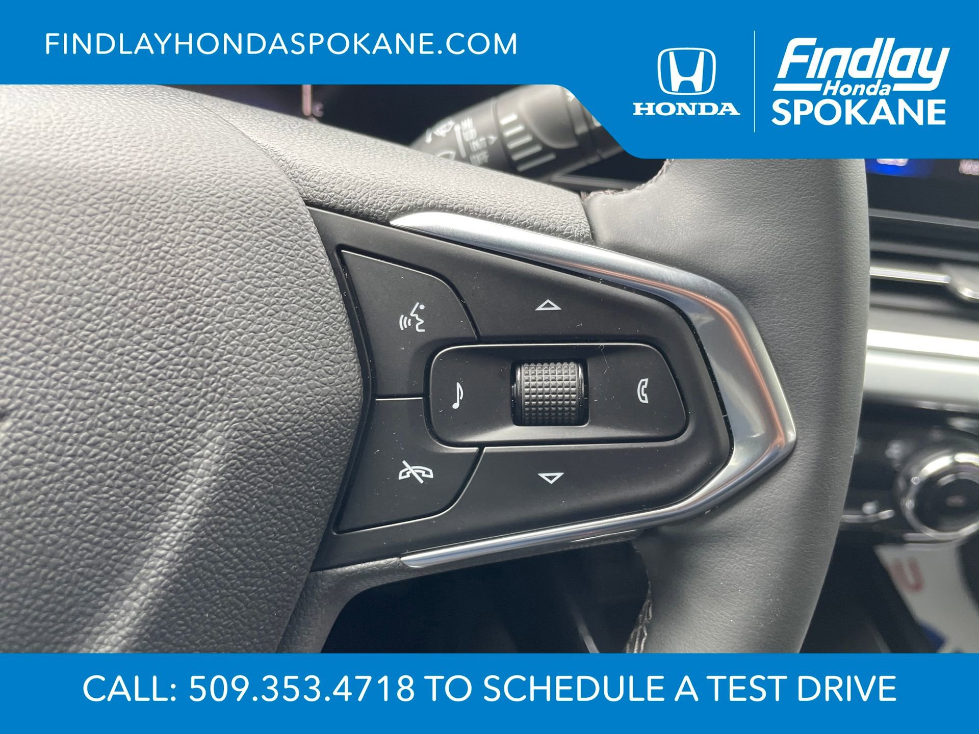 Used 2025 Chevrolet Trax LT w/ LT Convenience Package image 18