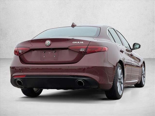 Used 2017 Alfa Romeo Giulia image 5