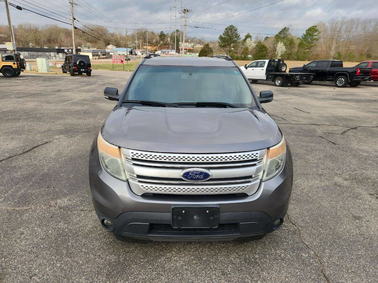 Used 2014 Ford Explorer XLT w/ Equipment Group 202A image 3