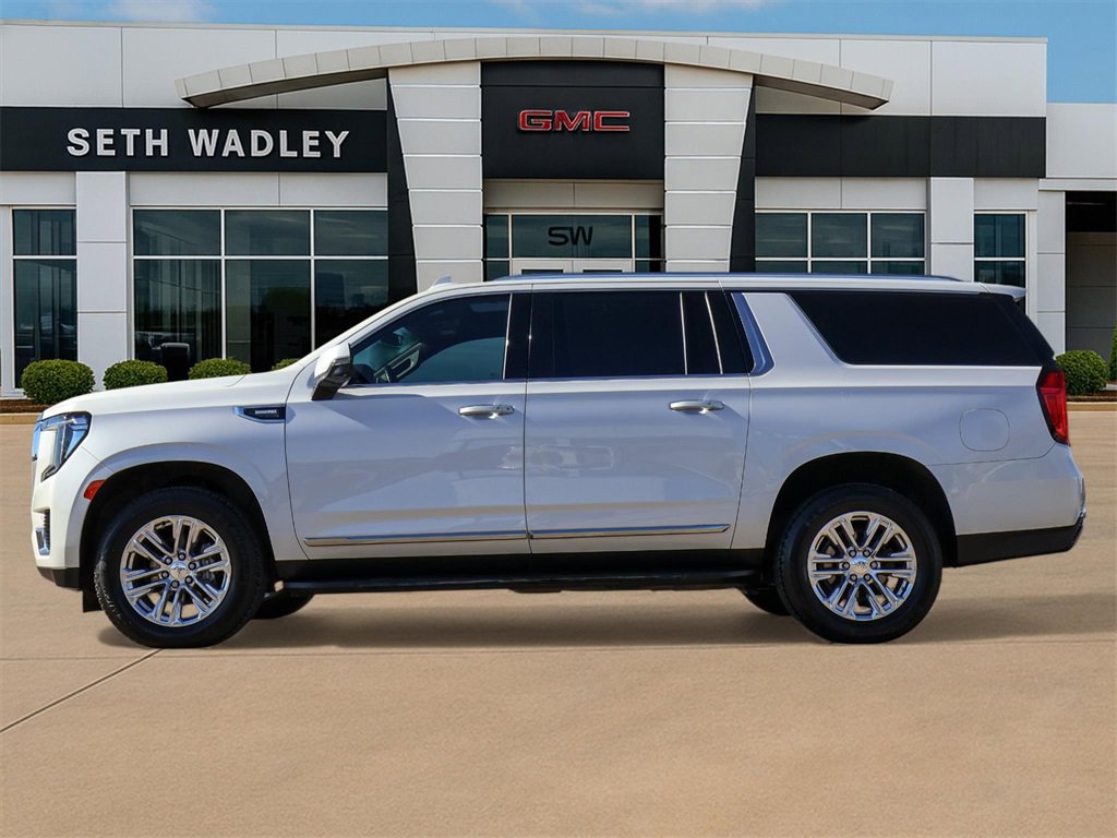 Used 2021 GMC Yukon XL SLT w/ SLT Premium Package image 4