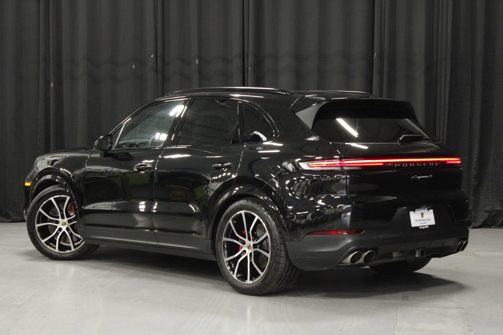 Certified 2024 Porsche Cayenne S AWD/4WD image 3