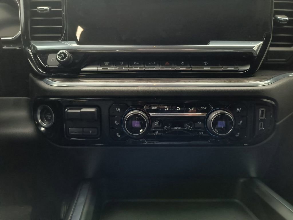 Used 2024 Chevrolet Silverado 3500 LTZ w/ LTZ Plus Package image 26